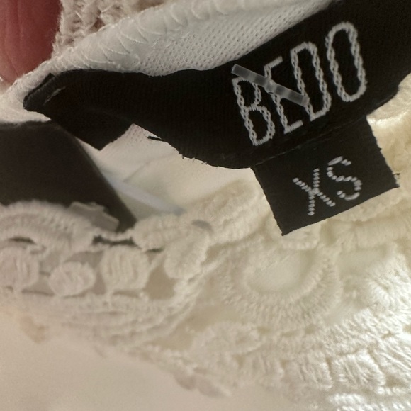 Beautiful white Bedo dress perfect for elegant affair or bride to be! - Picture 4 of 6